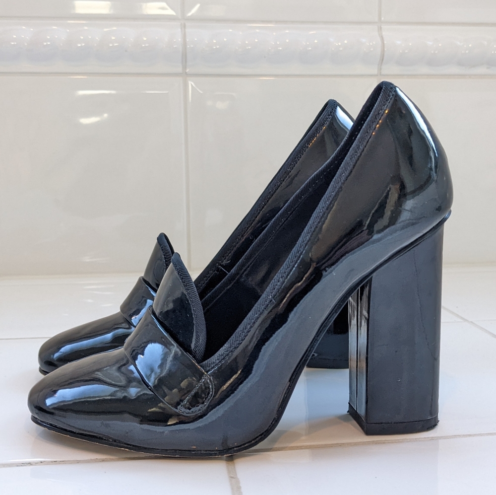 Aldo woman black heels, Size 6